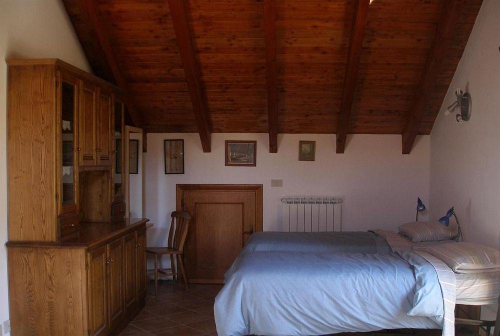 La Casa Inglese Vara Superiore Exterior foto
