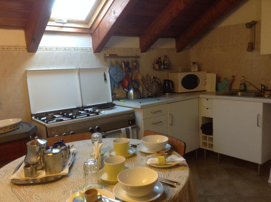 La Casa Inglese Vara Superiore Exterior foto